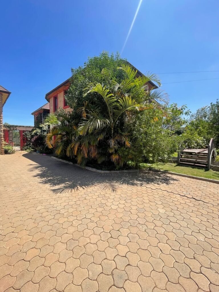 Imgi 14 4 Bedroom Villa with Guest House for Sale in Fair Acres 768x1024