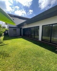 Imgi 3 Luxury 3 Bedroom Townhouse 240x300