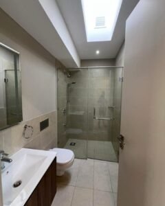 Imgi 4 Luxury 3 Bedroom Townhouse 4 240x300