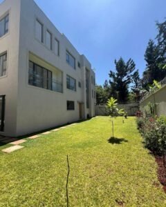 Imgi 4 Luxury 6 Bedroom All En Suite Townhouse 240x300