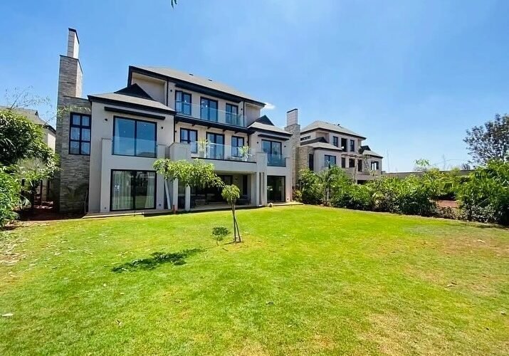 Imgi 10 Villas in Runda Paradise