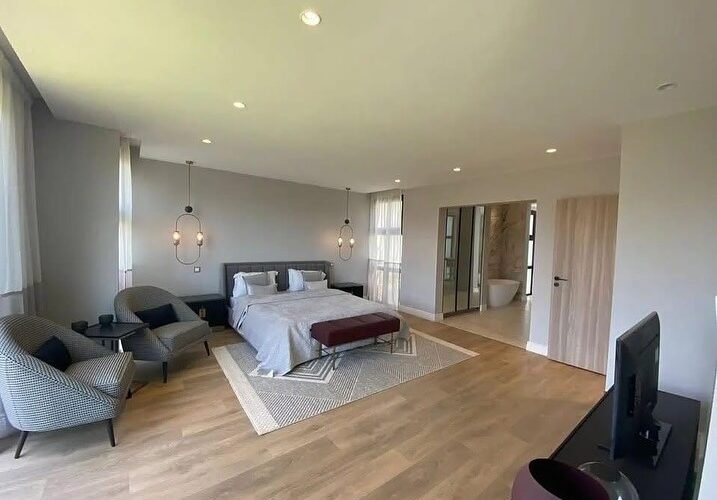 Imgi 16 Villas in Runda Paradise