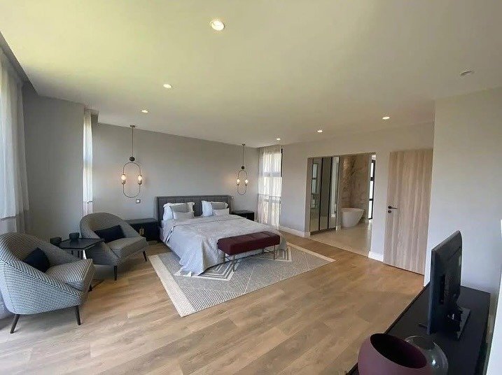 Imgi 16 Villas in Runda Paradise