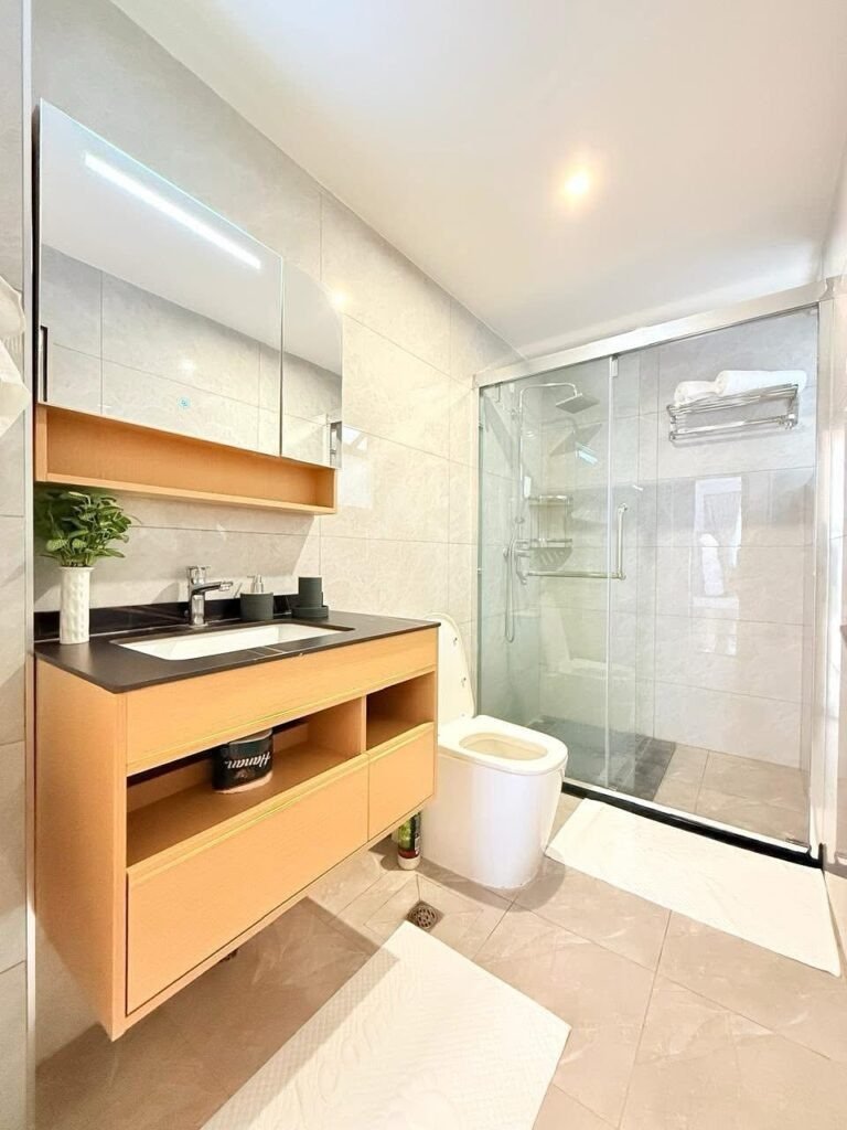 Imgi 38 Furnished 2 Bedroom Apartment 3 768x1024